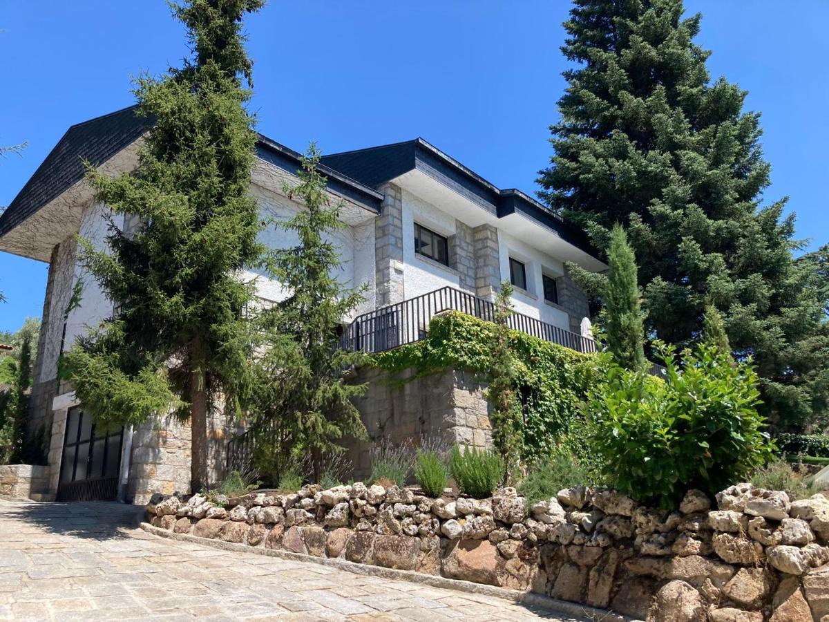 Los Cedros, Gran Chalet Con Piscina Y Apartamento En Navacerrada Vila Exterior foto